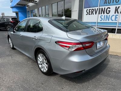 2020 Toyota Camry — photo 13 view