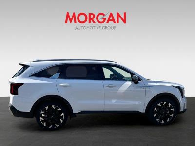 2026 Kia Sorento — photo 8 view