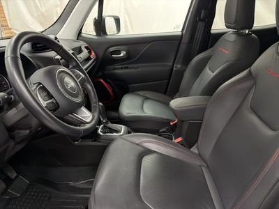 2023 Jeep Renegade - Photo 15