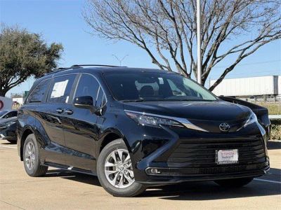 2026 Toyota Sienna - Photo 2