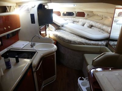 1998 Sea Ray 330 Sundancer — photo 10 view