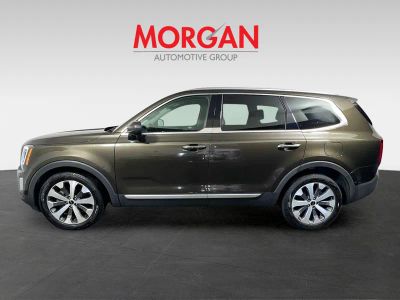 2022 Kia Telluride — engine compartment view