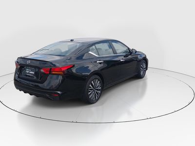2025 Nissan Altima - Photo 7