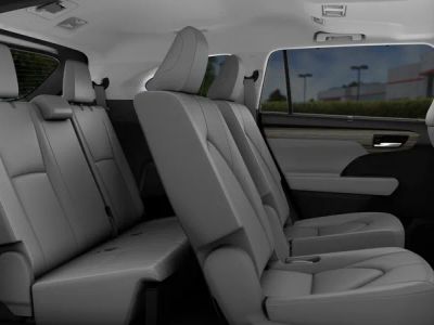 2026 Toyota Highlander Hybrid — side profile view