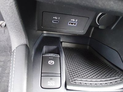 2024 Nissan Kicks — photo 17 view