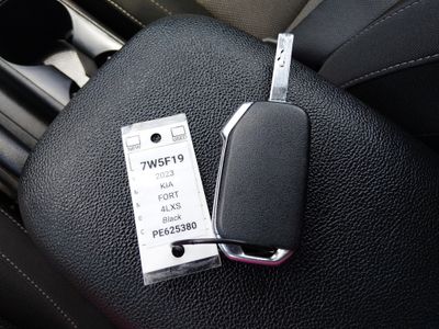 2023 Kia Forte - Photo 17