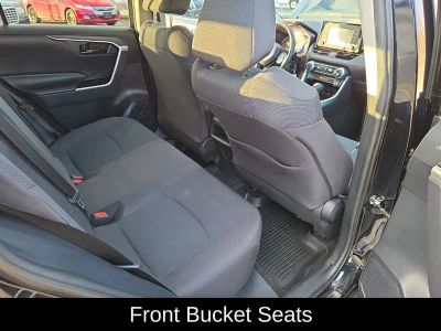 2019 Toyota RAV4 LE - Photo 13