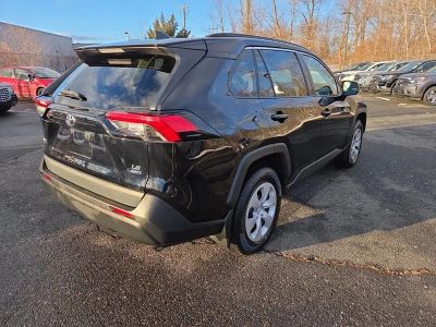 2019 Toyota RAV4 LE - Photo 6