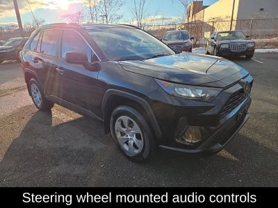 2019 Toyota RAV4 LE - Photo 8
