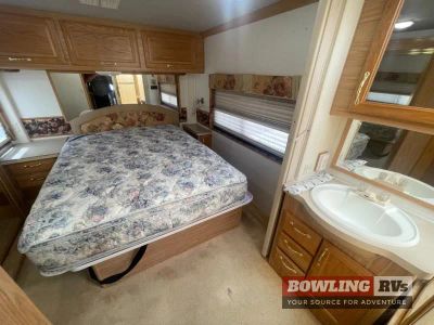 2000 Pace Arrow 33V - Photo 21