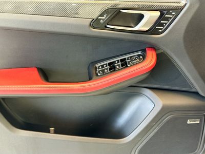2023 Porsche Macan - Photo 11