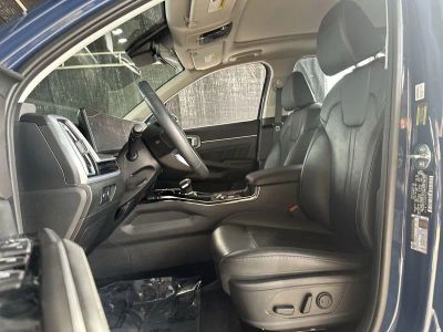 2025 Kia Sorento — photo 13 view