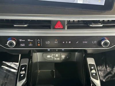 2025 Kia Sorento — photo 17 view