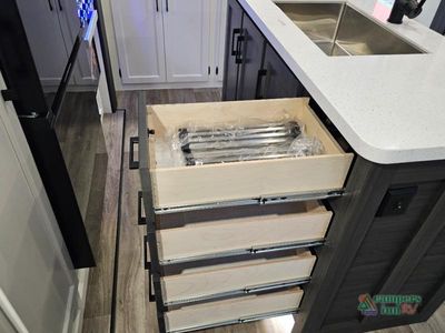 2026 Venture RV SportTrek Touring Edition - Photo 18
