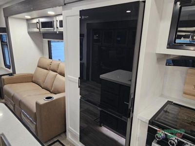 2026 Venture RV SportTrek Touring Edition - Photo 26