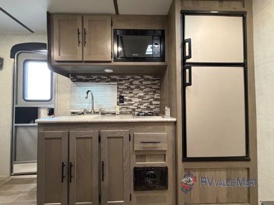 2022 Gulf Stream RV Kingsport Super Lite - Photo 11