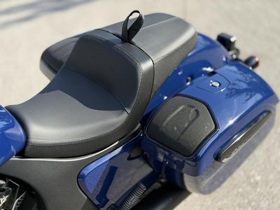 2025 Indian Motorcycle Challenger Dark Horse 112 w/PowerBand Audio Springfield Blue - Photo 11