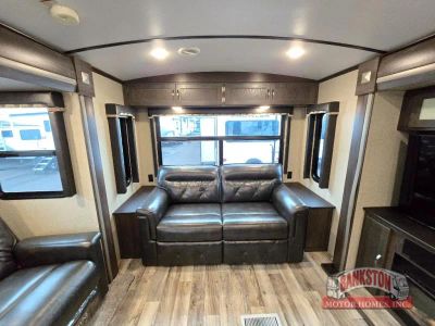 2018 Outback 328RL — photo 20 view