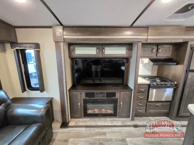 2018 Outback 328RL — photo 21 view