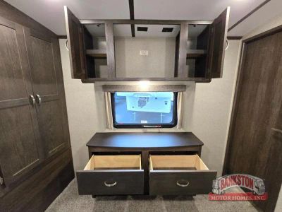 2018 Outback 328RL — photo 33 view