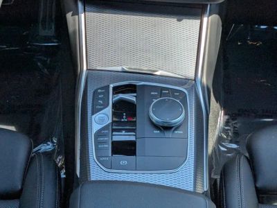 2025 BMW 3 Series — photo 18 view