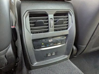 2025 BMW 3 Series — photo 13 view