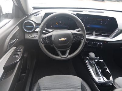 2025 Chevrolet Trax - Photo 17
