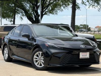 2025 Toyota Camry - Photo 2
