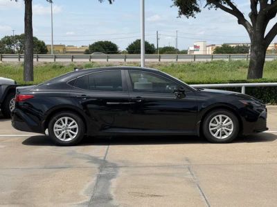 2025 Toyota Camry - Photo 3
