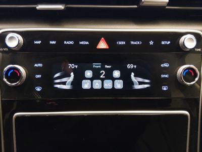 2025 Genesis GV80 - Photo 18