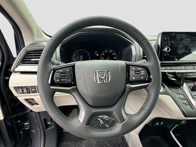 2026 Honda Odyssey — photo 8 view