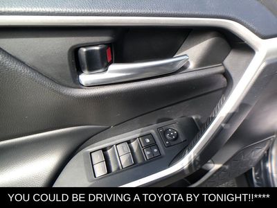 2024 Toyota RAV4 XLE - Photo 18