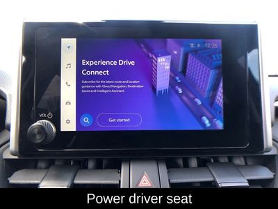 2024 Toyota RAV4 XLE - Photo 24