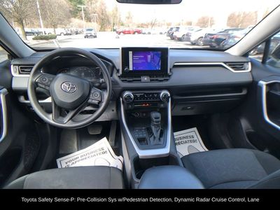 2024 Toyota RAV4 XLE - Photo 16