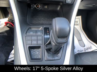 2024 Toyota RAV4 XLE - Photo 26