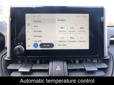 2024 Toyota RAV4 XLE - Photo 23