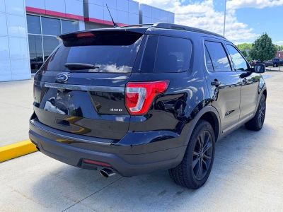 2019 Ford Explorer — interior view