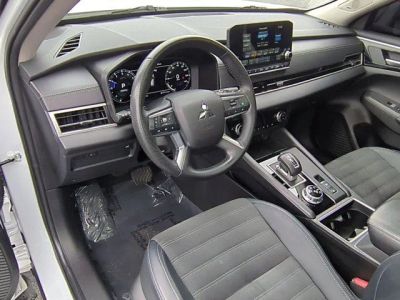 2024 Mitsubishi Outlander - Photo 9