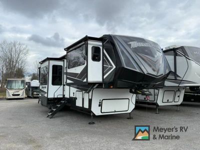 2019 Grand Design Momentum 376TH — front three-quarter view