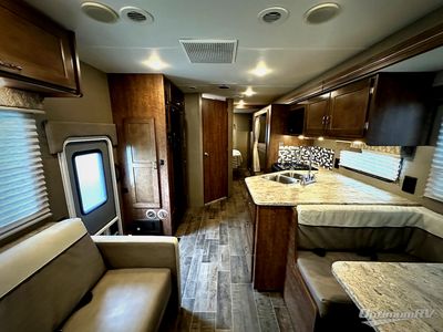 2018 Winnebago Intent - Photo 8