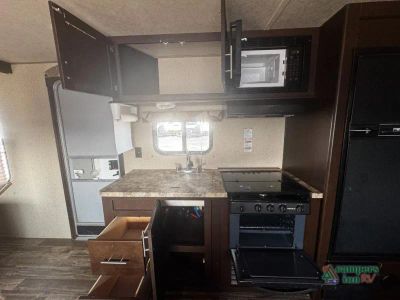 2016 Forest River RV Cherokee — photo 18 view