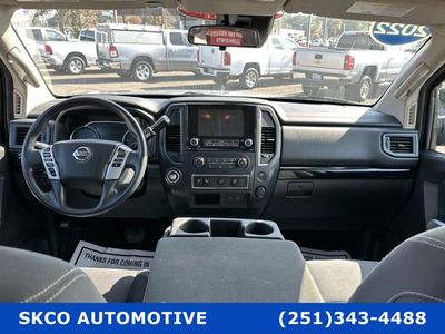 2022 Nissan Titan - Photo 8