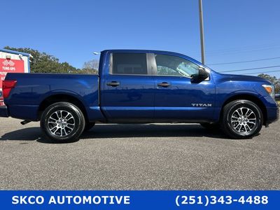 2022 Nissan Titan - Photo 2