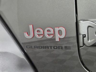 2026 Jeep Gladiator — photo 11 view