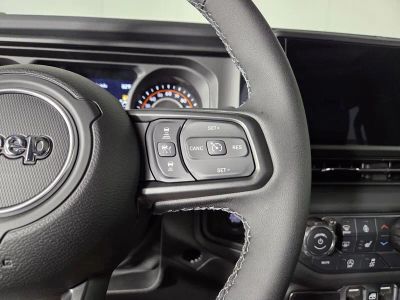 2026 Jeep Gladiator — photo 17 view