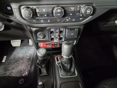 2026 Jeep Gladiator — photo 18 view