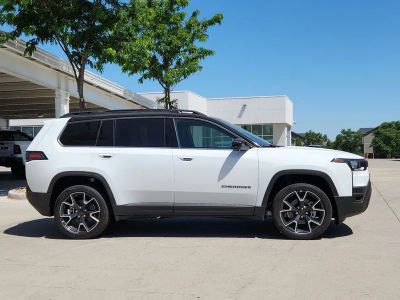 2026 Jeep Cherokee — side profile view