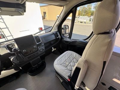 2026 Thor Motor Coach Tellaro - Photo 11