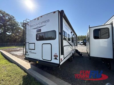 2024 Coachmen RV Freedom Express Ultra Lite - Photo 5
