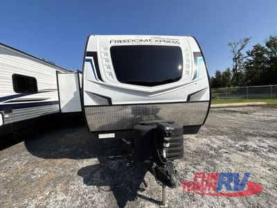 2024 Coachmen RV Freedom Express Ultra Lite - Photo 3